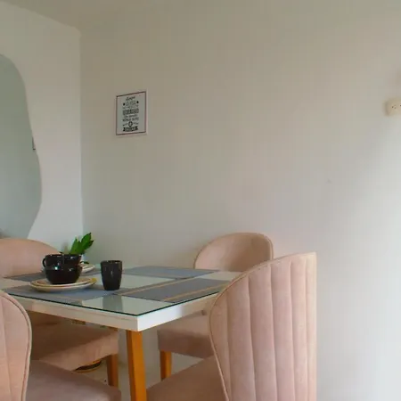 Hermoso Cerca A Playa Apartamento
